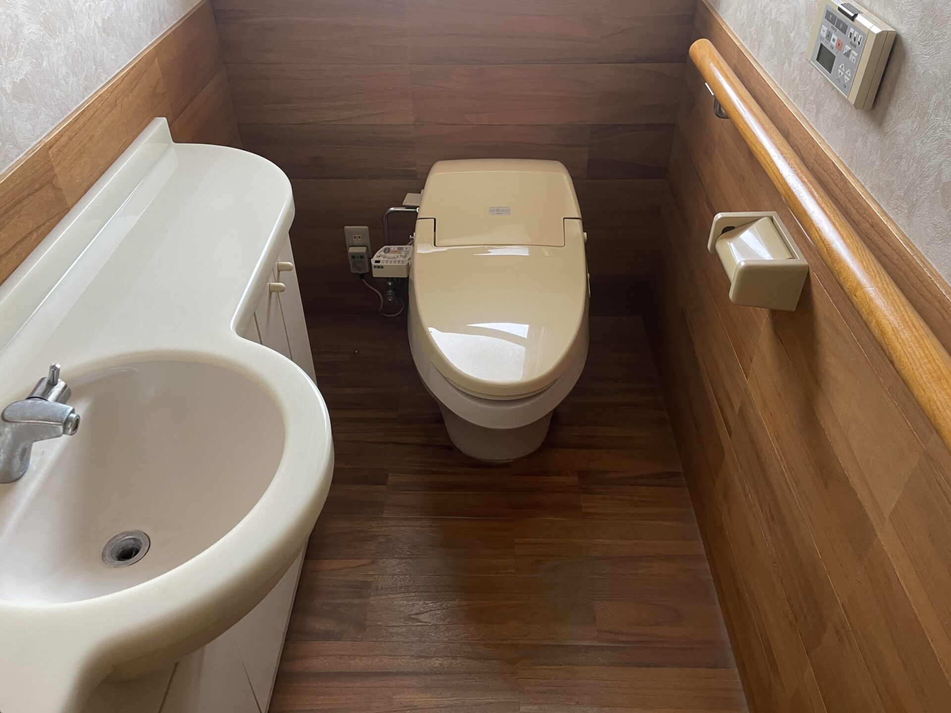 三条市｜購入した中古住宅を、使えるところは残して必要なところだけリフォーム。の施工写真2