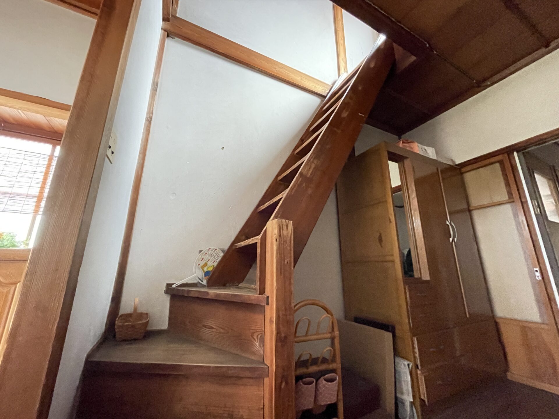 三条市｜築60年の住まい。急な階段を、安心して使える階段へ。の施工写真2